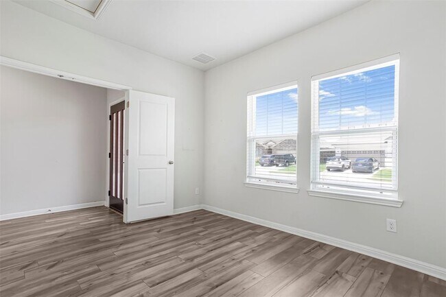 Building Photo - 109 Osier Pass