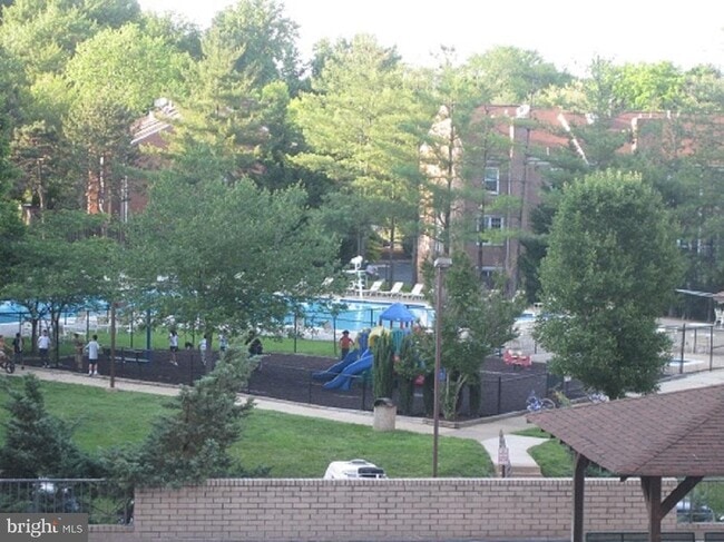 Building Photo - 3100 S Manchester St