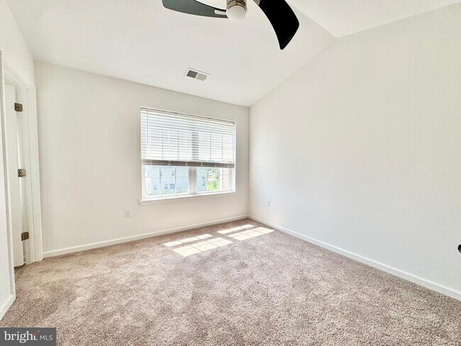 Building Photo - 1066 Wickersham Wy