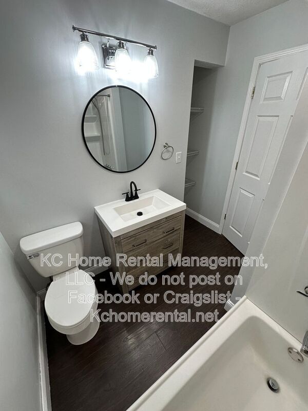 Building Photo - 5016 Norwood Ave