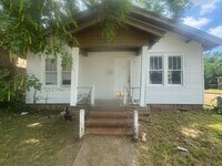 Building Photo - One Bedroom One Bath in Alexandria
