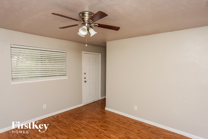 Building Photo - 3205 Hanover Dr