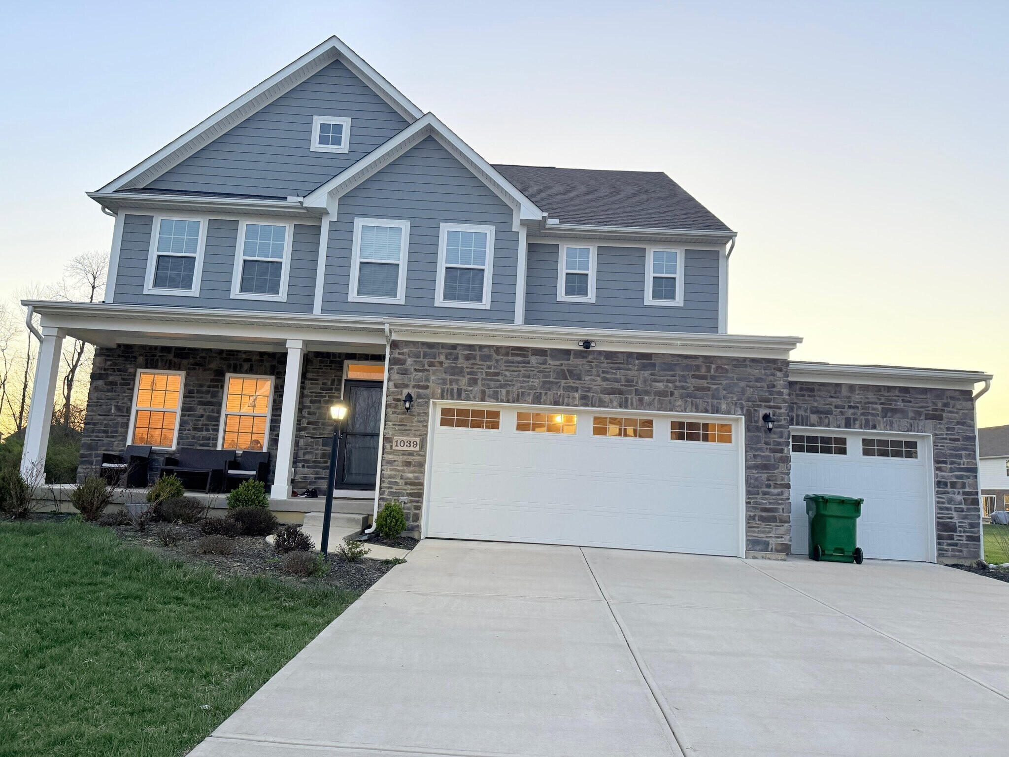 Building Photo - 1039 Fairwater Springs Dr