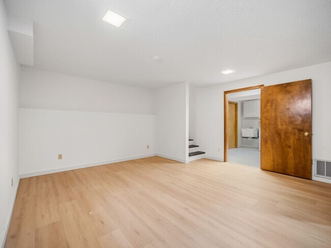 Building Photo - 5315 W Conestoga Ave