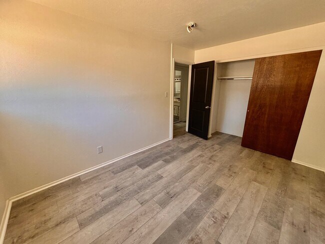 Building Photo - Spacious 4-Bedroom Home in Central Colorado Springs