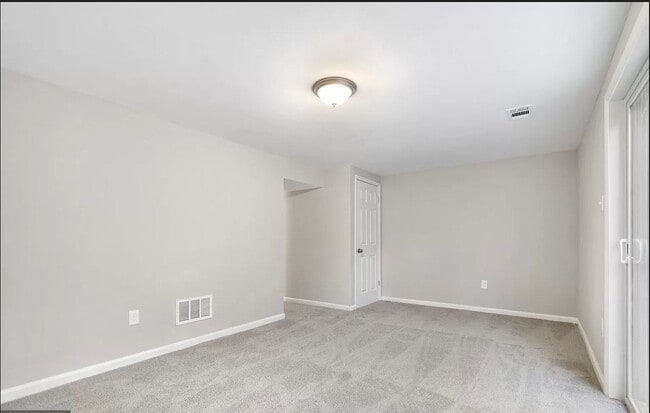 Building Photo - 9234 Woodcreek Ct