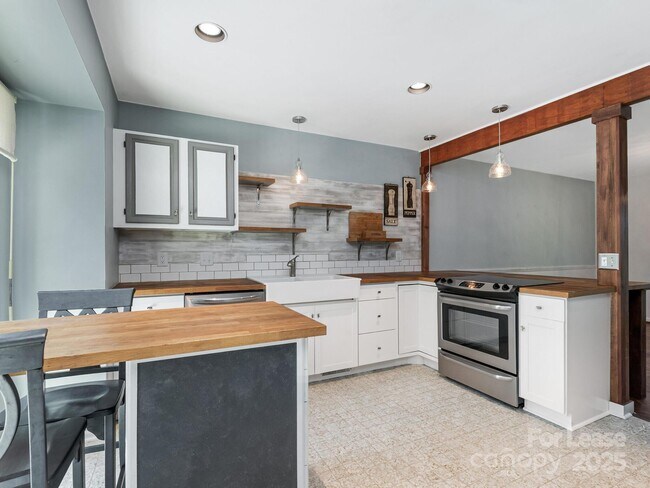 Building Photo - 5110 Dunes Ct