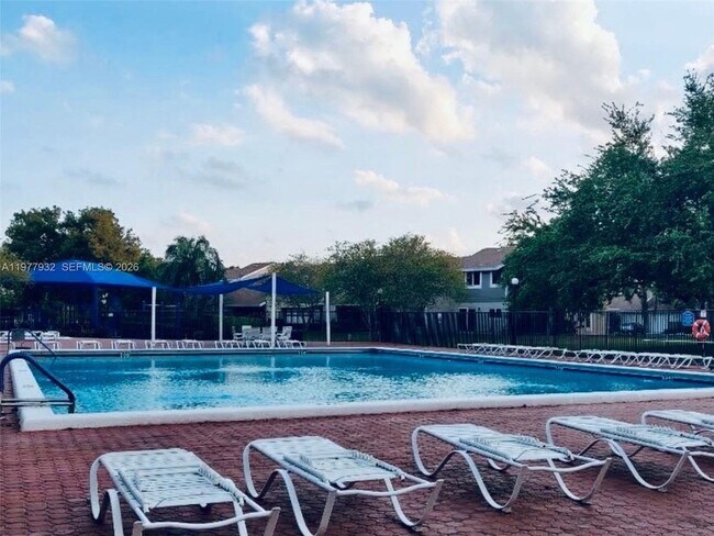 Building Photo - 614 Woodgate Cir