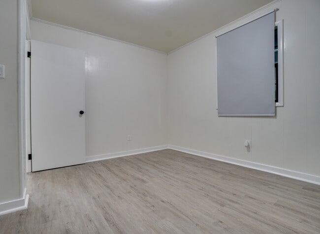 Building Photo - 2696 W View St