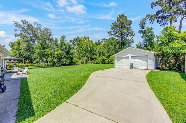 Building Photo - 24522 Glen Loch Dr