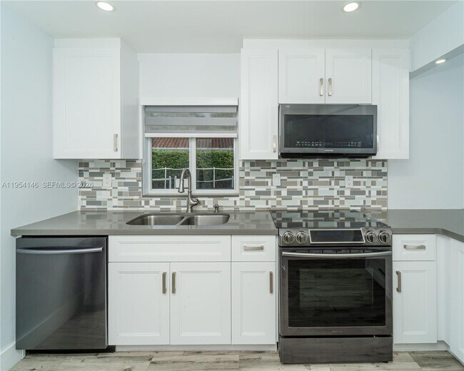 Building Photo - 19441 NW 59th Pl