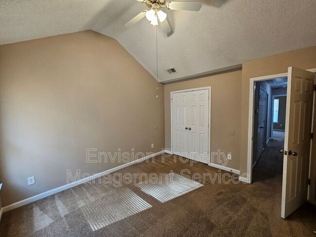 Building Photo - 2318 Hackamore Dr