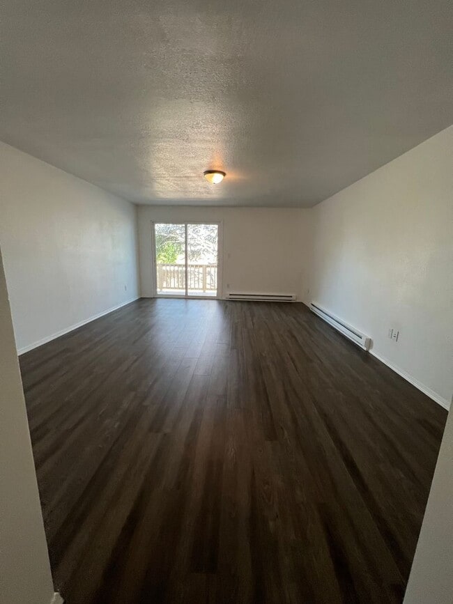 Primary Photo - Newly Renovated - 2 Bedroom, 1 Bathroom - ...