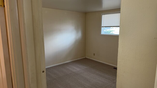 Building Photo - single family home