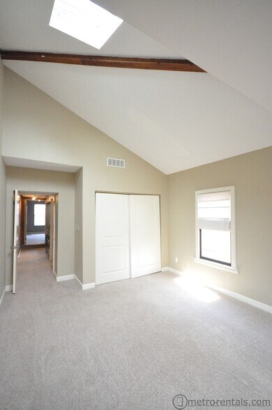 Building Photo - 820 Summit St