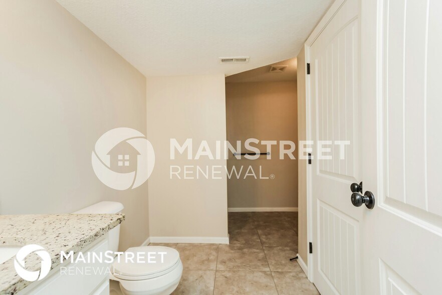 Building Photo - 709 Emerson Dr