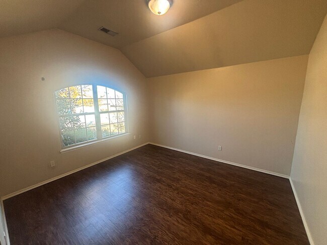 Building Photo - Wonderful 3 Bed 2 Bath in Choctaw