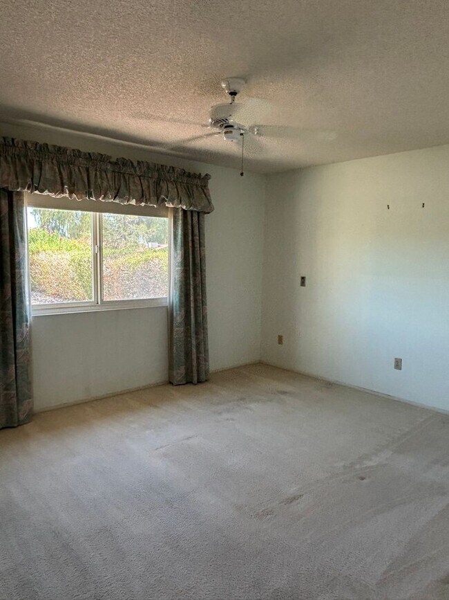 Building Photo - Spacious 3 bedroom Long Term Unfurnished home in Leisure World a 45+ Active Adult Resort Community