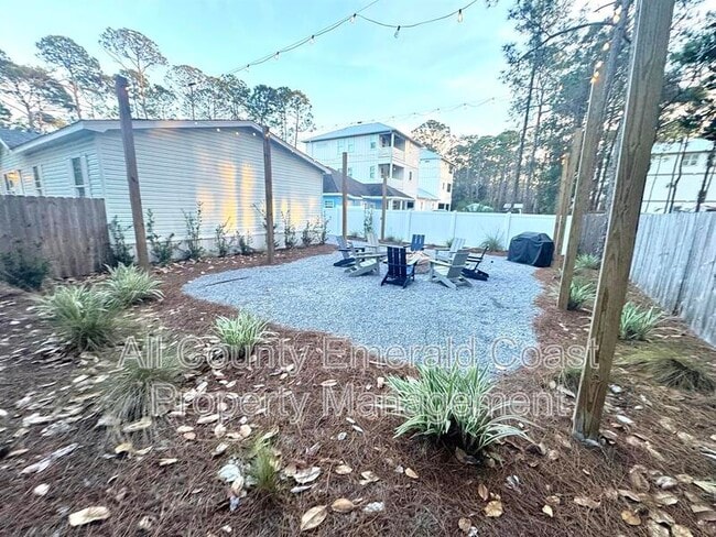 Building Photo - 444 Montigo Ave N