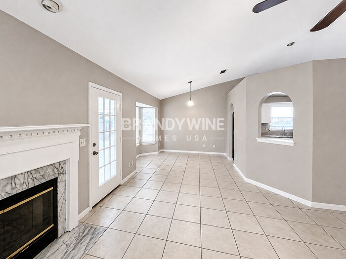 Building Photo - 7768 Rockridge Dr W
