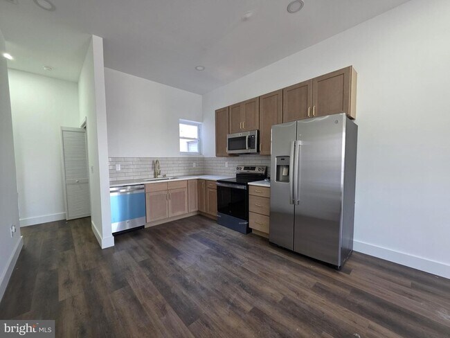 Building Photo - 1520 S 22nd St