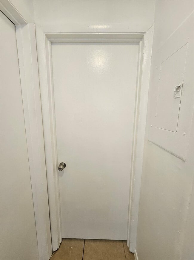 Building Photo - 2220 NW 59th Wy