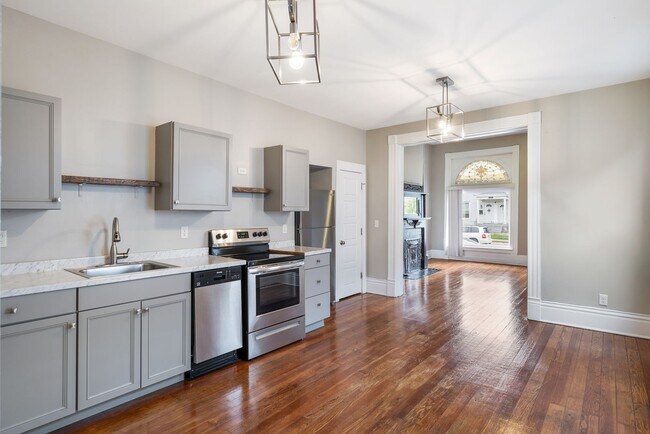 Building Photo - Remodeled 3BR/ 2BA Home in Shelby Park!