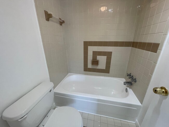 Building Photo - 10762 La Placida Dr