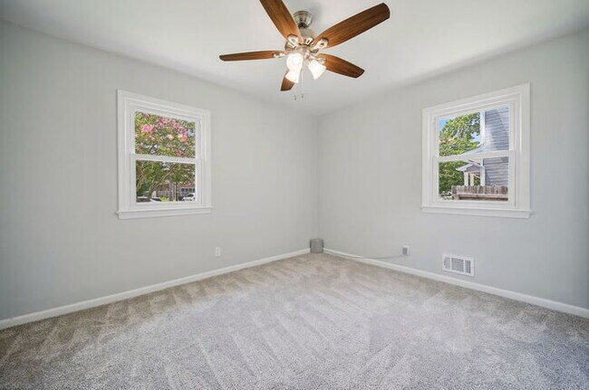 Building Photo - Recently Remodeled, Beautiful 3 Bedroom Home in Norfolk