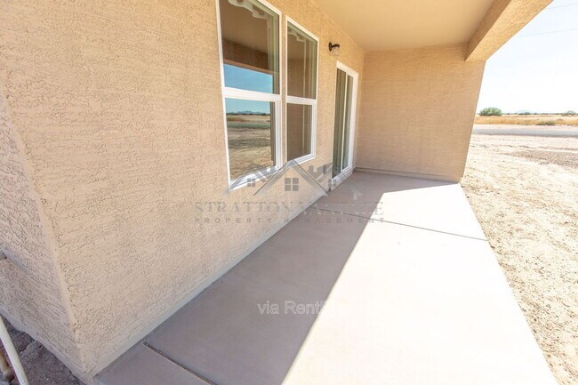 Building Photo - 3510 Mateo Dr