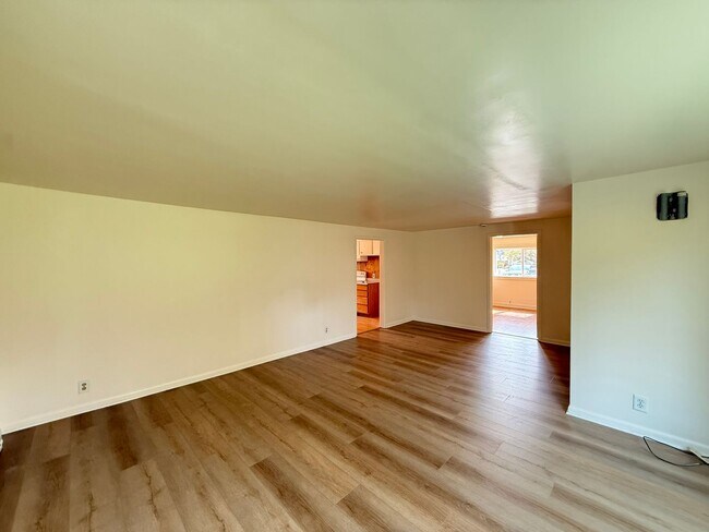 Building Photo - Great South Hills Location