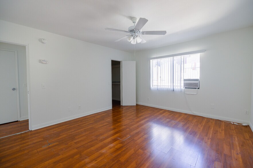 Building Photo - 8800 Cedros Ave