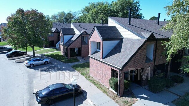 Building Photo - 1841 Ridgehaven Ct