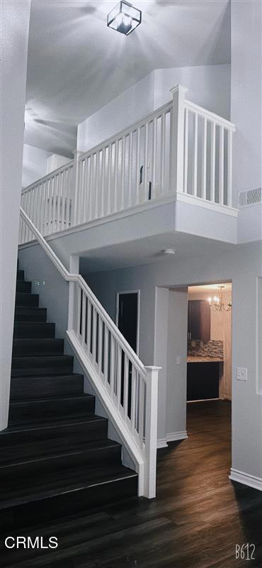 Building Photo - 209 Fantasy St