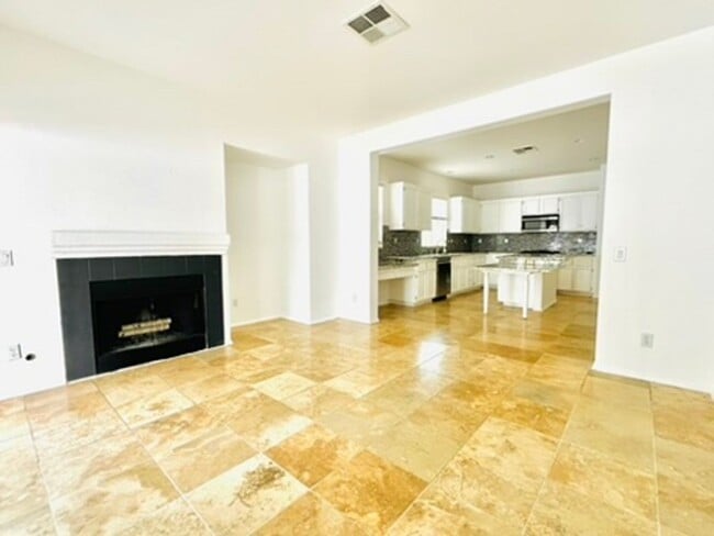 Building Photo - MOVE-IN READY RENTAL – AVAILABLE NOW!