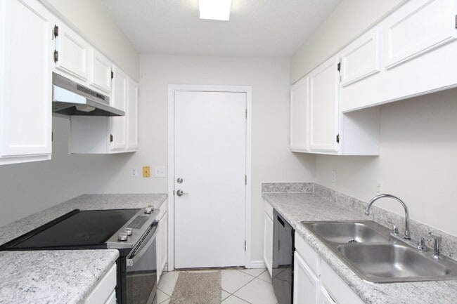 Building Photo - 3BR/2BA Brick Home in Southwest Pensacola ...