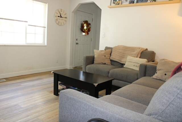 Building Photo - 84 W Main St