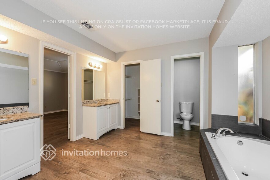 Building Photo - 945 Clear Springs Dr