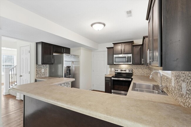 Building Photo - 421 S Village Cir