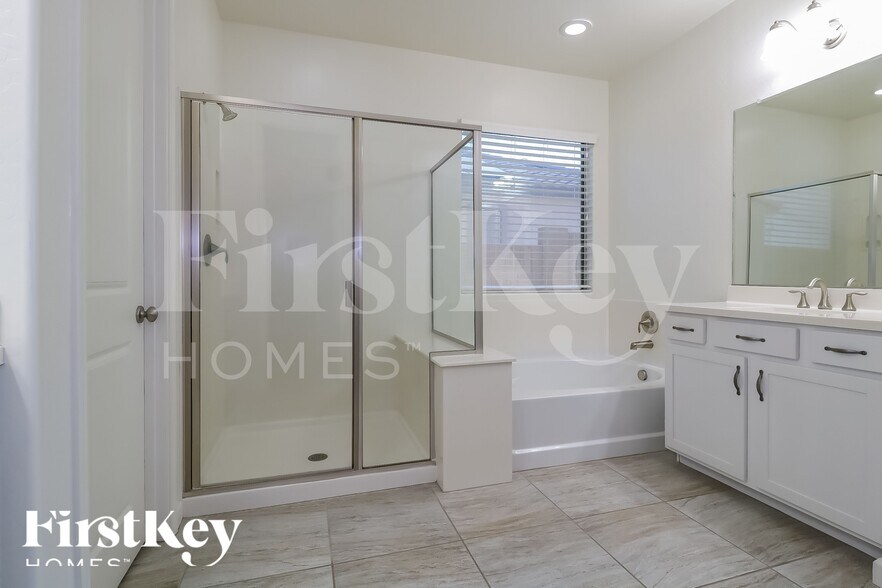 Building Photo - 19621 W Grant St