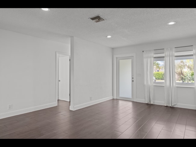 Building Photo - 2133 NE 56th Ct