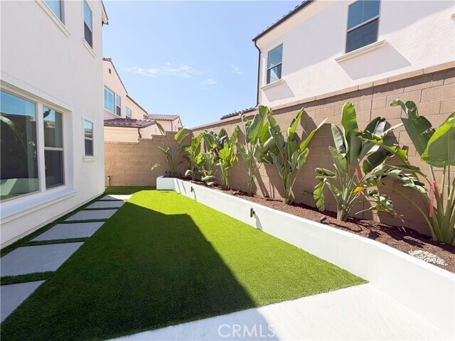 Building Photo - 115 Mossvine