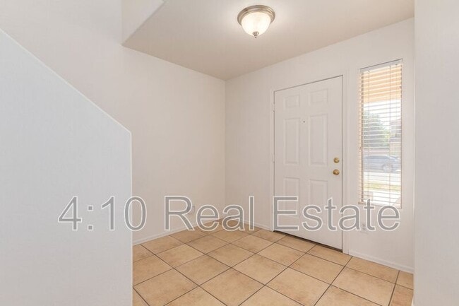Building Photo - 2320 W Allens Peak Dr