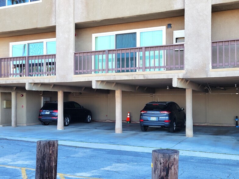 Building Photo - 1001 Seal Way