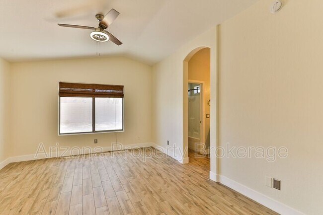 Building Photo - 1885 E Palomino Dr