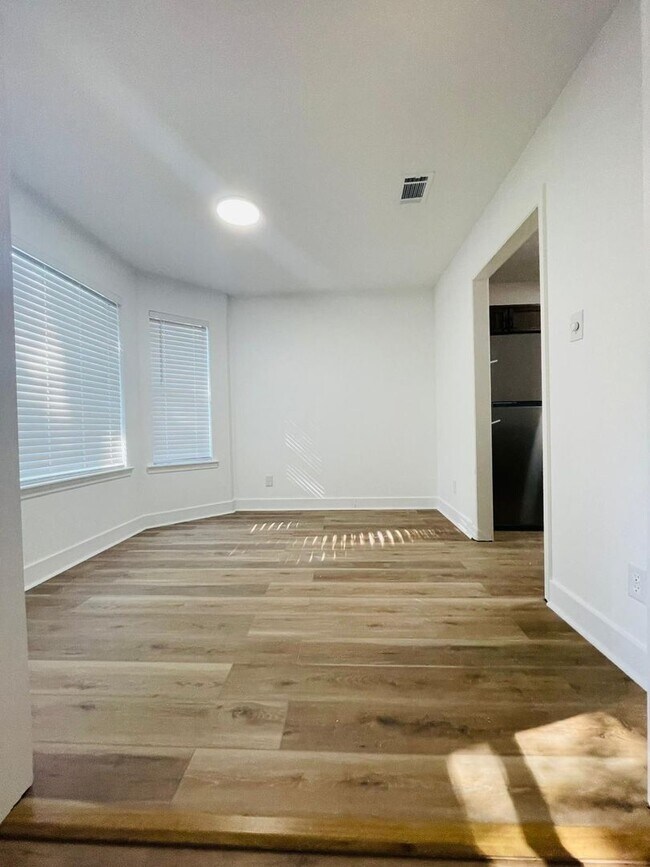 Building Photo - 2117 Pear Orchard Dr