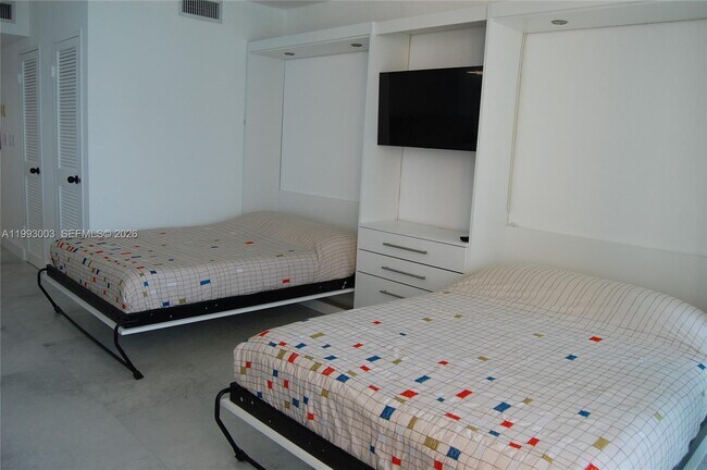 Building Photo - 2501 S Ocean Dr