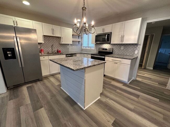 Building Photo - 319 Joy Dr