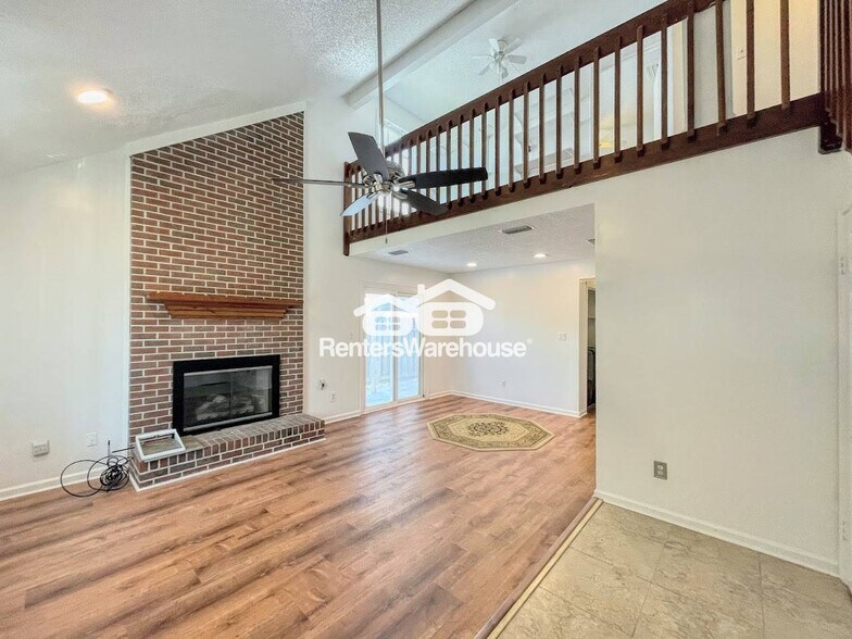 Building Photo - 3930 Rica Dr