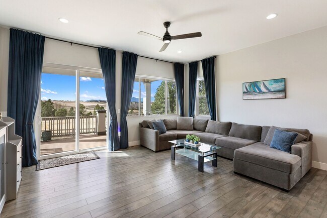 Building Photo - 2131 Seaglass St
